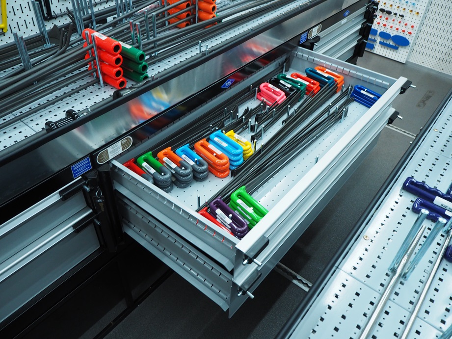 BAC Drawer used for the retail of tooling - BAC Partitioning Posts
