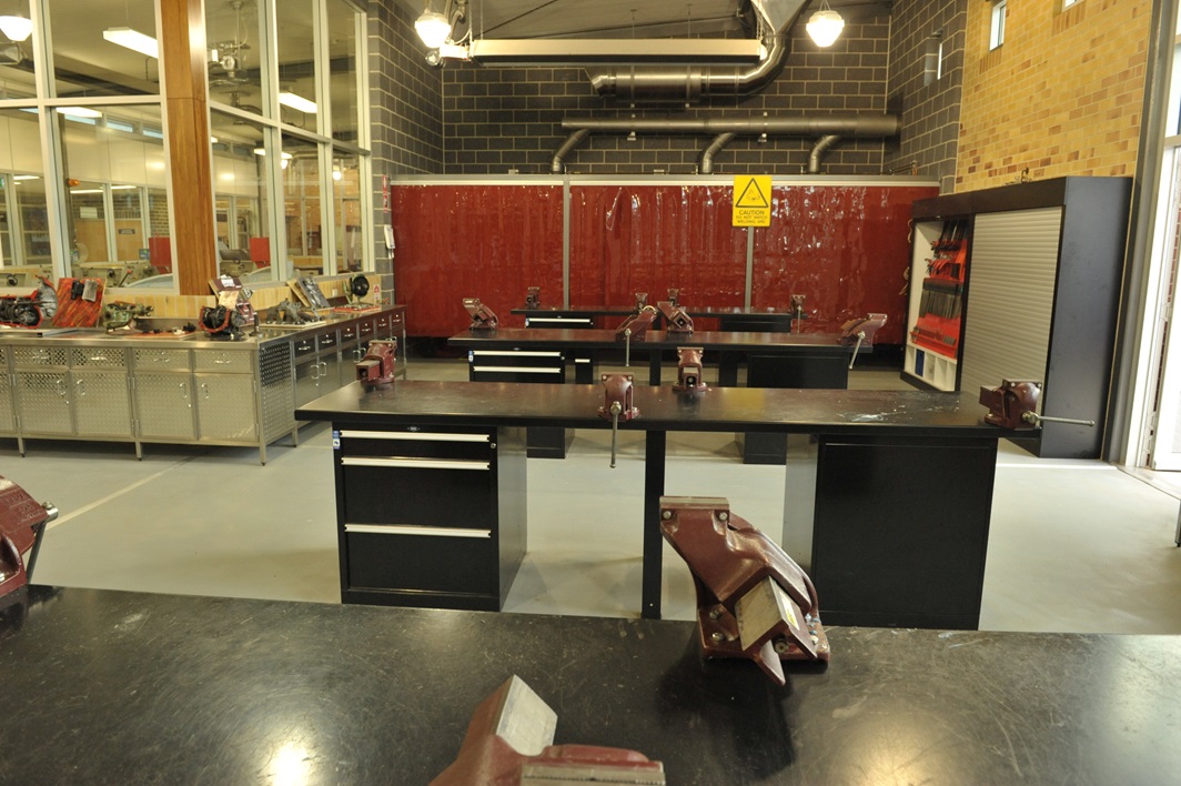 BAC Workbenches with a Vice