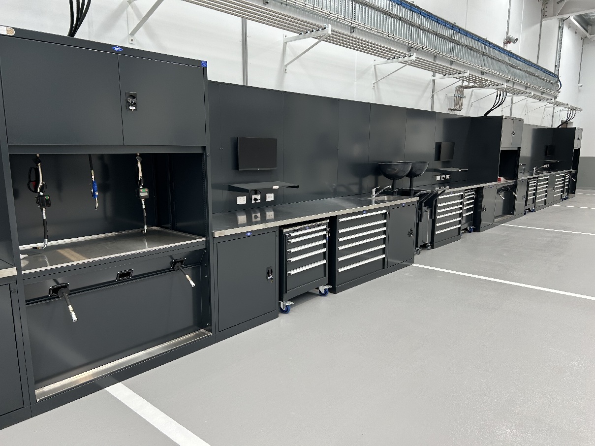 BAC Automotive Workbench with Integrated Services Cabinet for Oil Reels and Air Reels