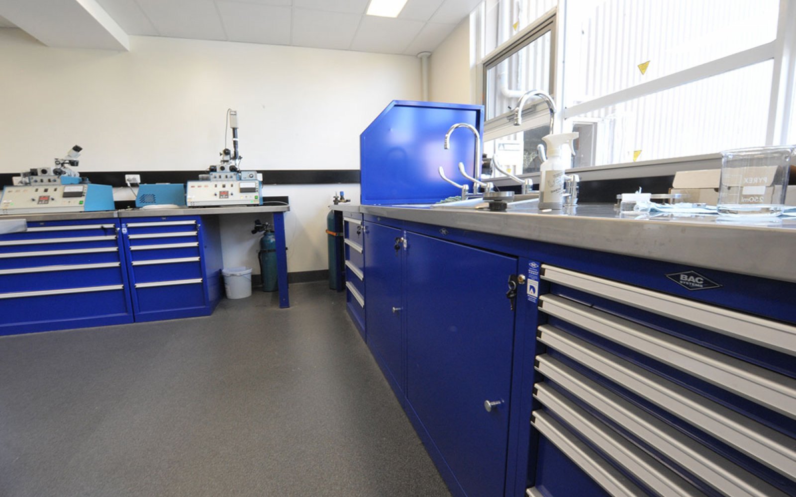 BAC furniture for laboratory equipment and chemistry workshop fitout