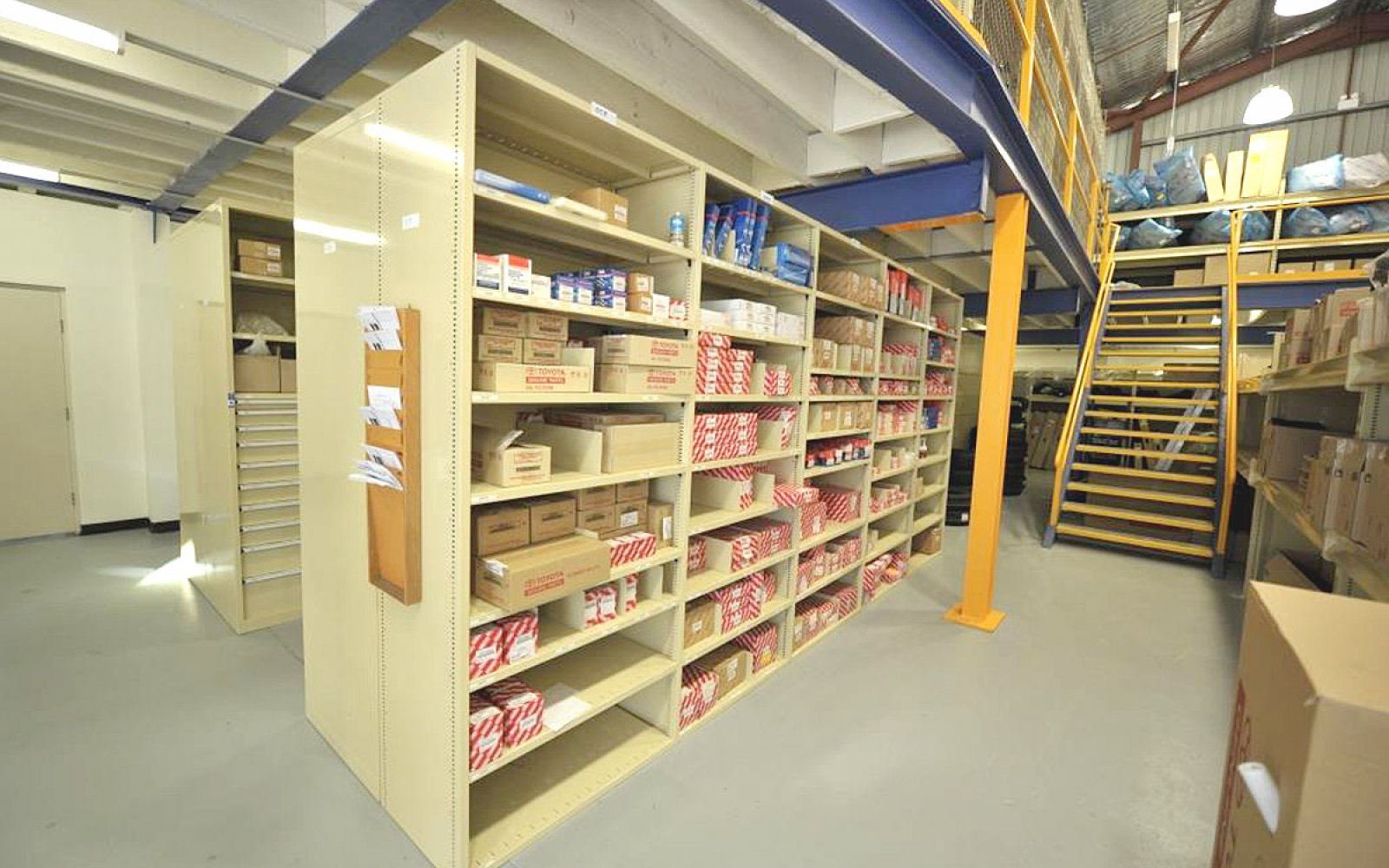Combi Shelving Systems for the Automotive Industry