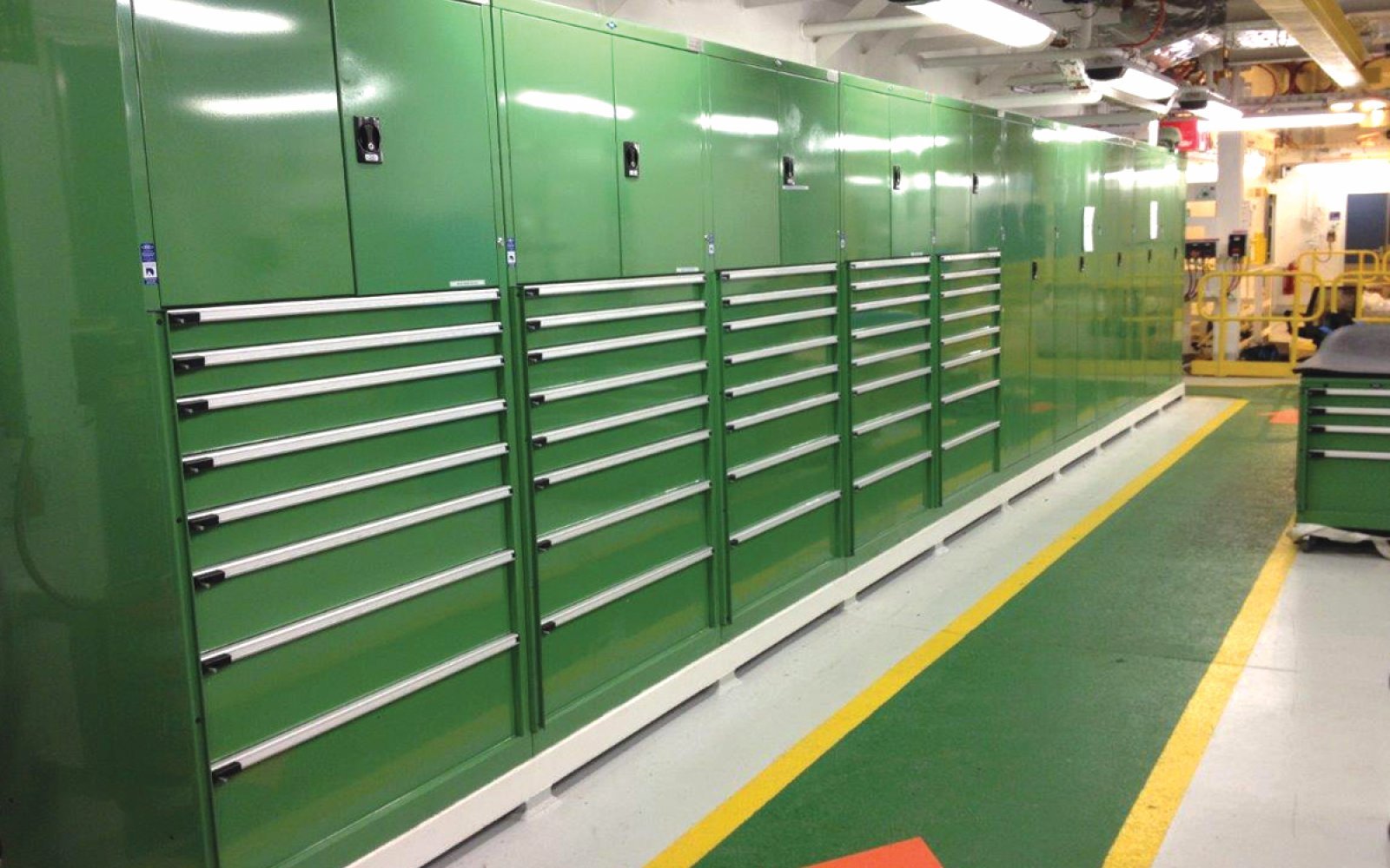 Shock Tested BAC Storage Modules with Drawers and Double Doors for Oil and Gas Platform